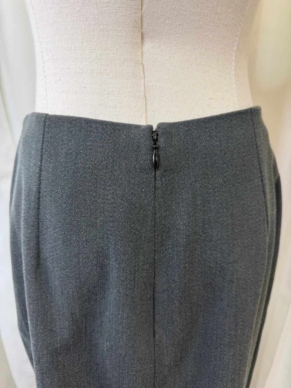 Gianni Versace Couture Vintage Charcoal Gray 100% Wool Pencil Skirt Size 6